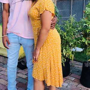 Flowey yellow summer dress